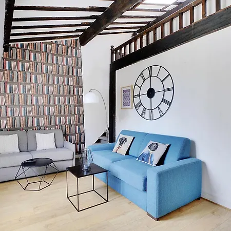 Parisian Charm In The Heart Of The Marais ! Paris